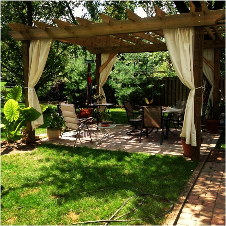 Wooden Pergola Designs To Create An Oasis In Your Backyard